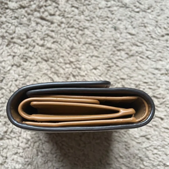 Coach Turn Lock Wallet - Chalk - Picture 3 of 10